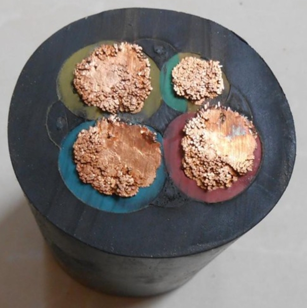金龍羽電線電纜廠家提醒如何阻止電纜線本身產(chǎn)生破裂現(xiàn)場.jpg
